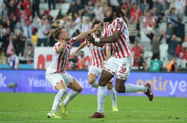 Antalyaspor, ligde 6 maç ortadan sonra 3 puan kazandı