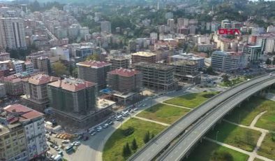 RİZE’DE KOROZYONLU ALANDAKİ KENTSEL DÖNÜŞÜMDE YER TESLİMİ YIL SONU