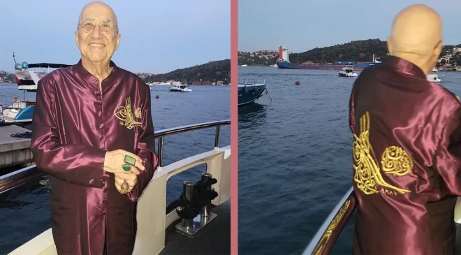 Erkan Özerman, Onur Ödülü’nü alırken tarihi kıyafetiyle dikkat çekti