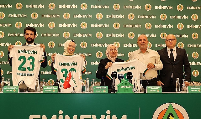 Eminevim Alanyaspor’un forma sırt sponsoru oldu