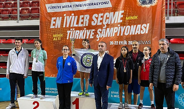 Büyükşehir Sporcusu Masa Tenisinde Türkiye Şampiyonu Oldu