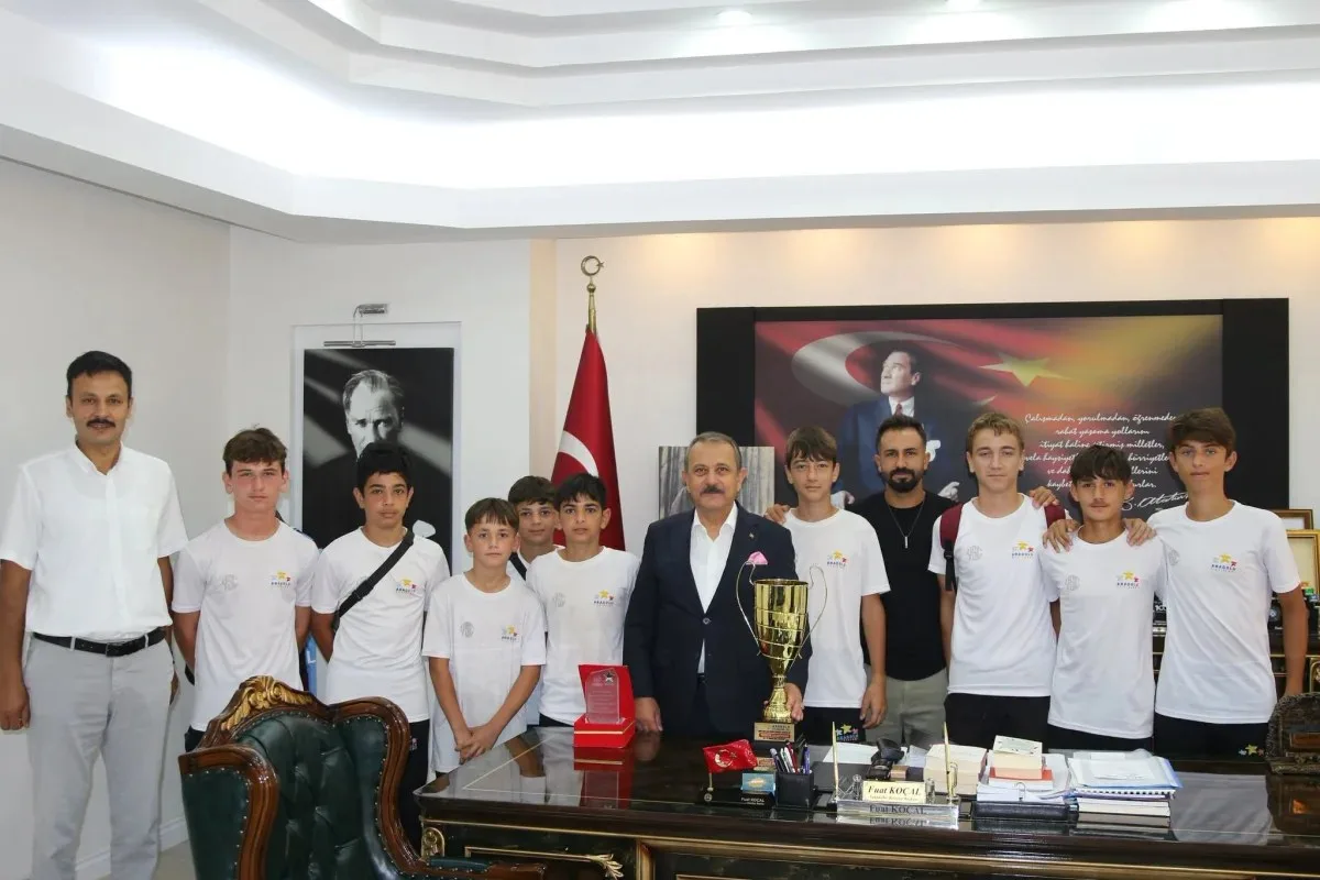 Trabzon Hokey Takımı Anadolu Şampiyonu Oldu, Fair Play Ödülü de Vakfıkebir’den