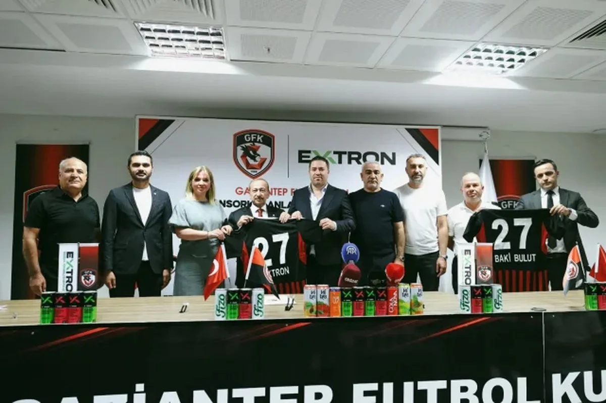 Zirve İçecek’ten Extron ile Gaziantep FK İş Birliği: Yeni Sponsorluk Anlaşması Duyuruldu