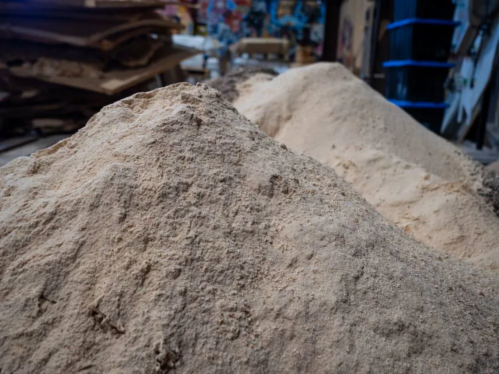 Kanada’da Odun Artığıyla Üretilen Yenilikçi Malzeme: Plastik Yerine Kullanılabilecek, Günde 400 Kiloya Ulaşan Üretim