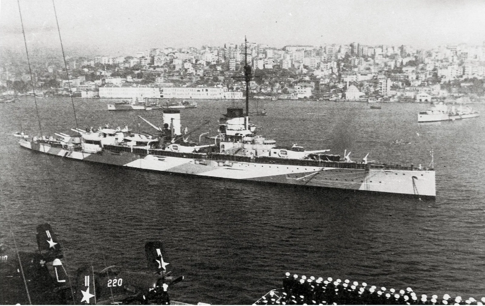 TCG Yavuz Zırhlısı İstanbul Boğazı