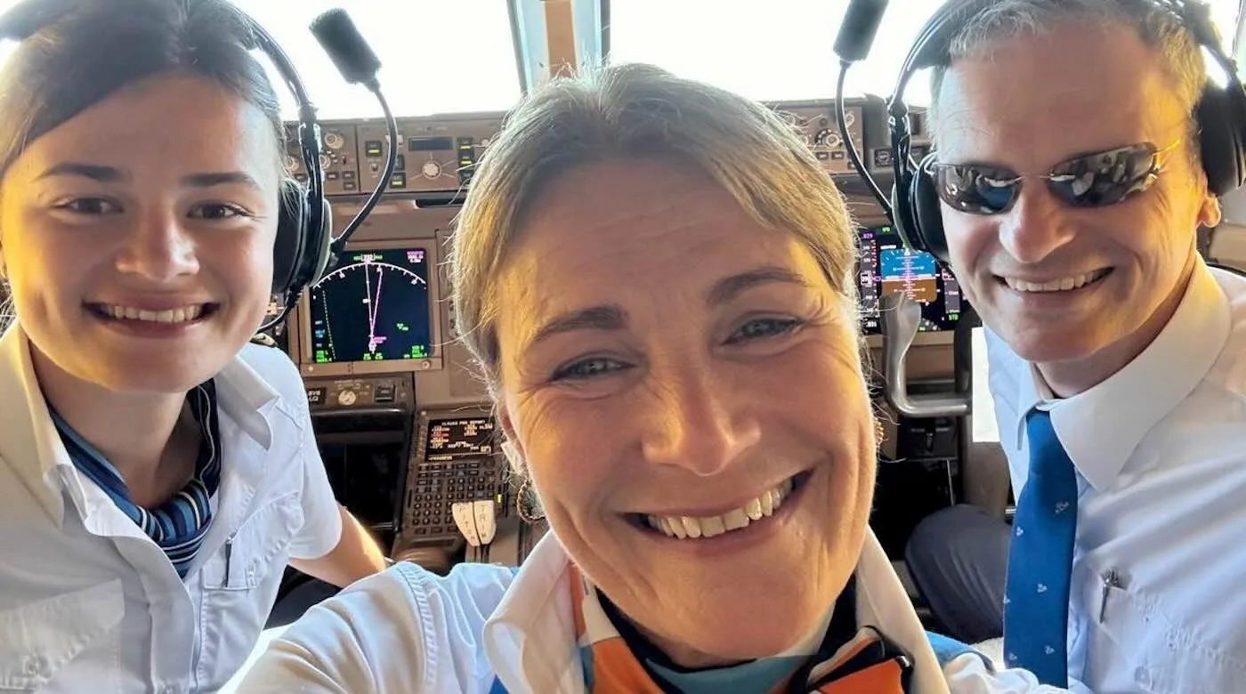 Kız Pilot Babasıyla Aynı Uçuşta: Annesi Kabin Ekibinde, Döngü Tamamlandı