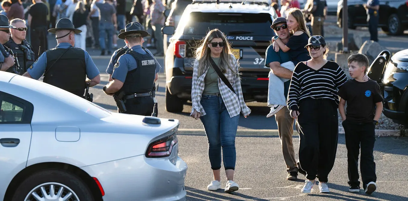 Oregon’da yaşanan kitle ateşlemelerinden korkan genç seçmenler, silah kontrolu konusunda birbirinden ayrılıyor