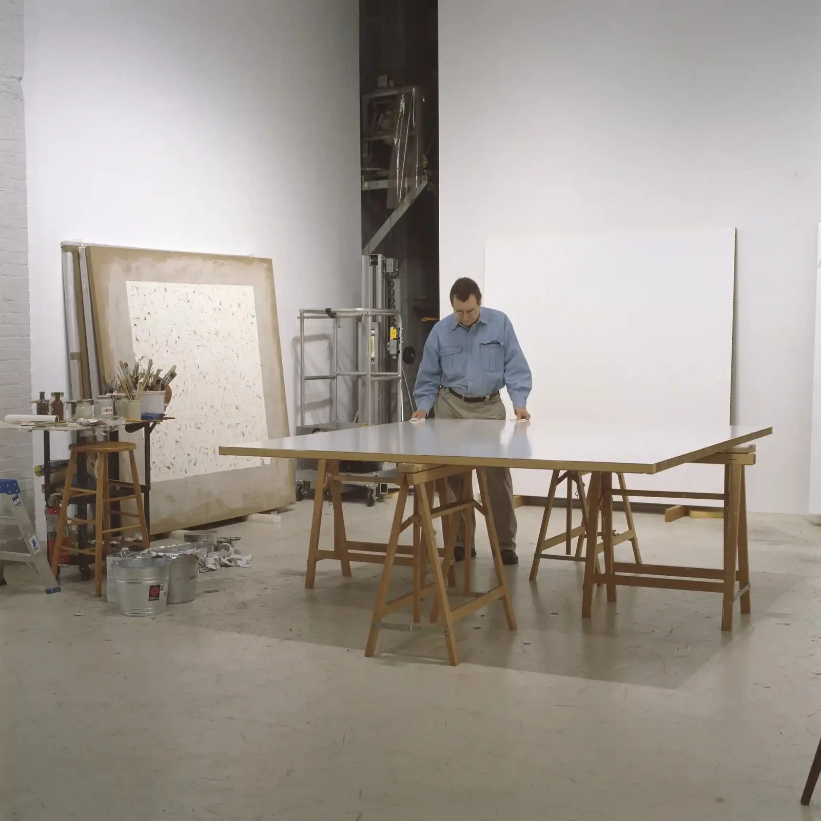 Robert Ryman in his studio