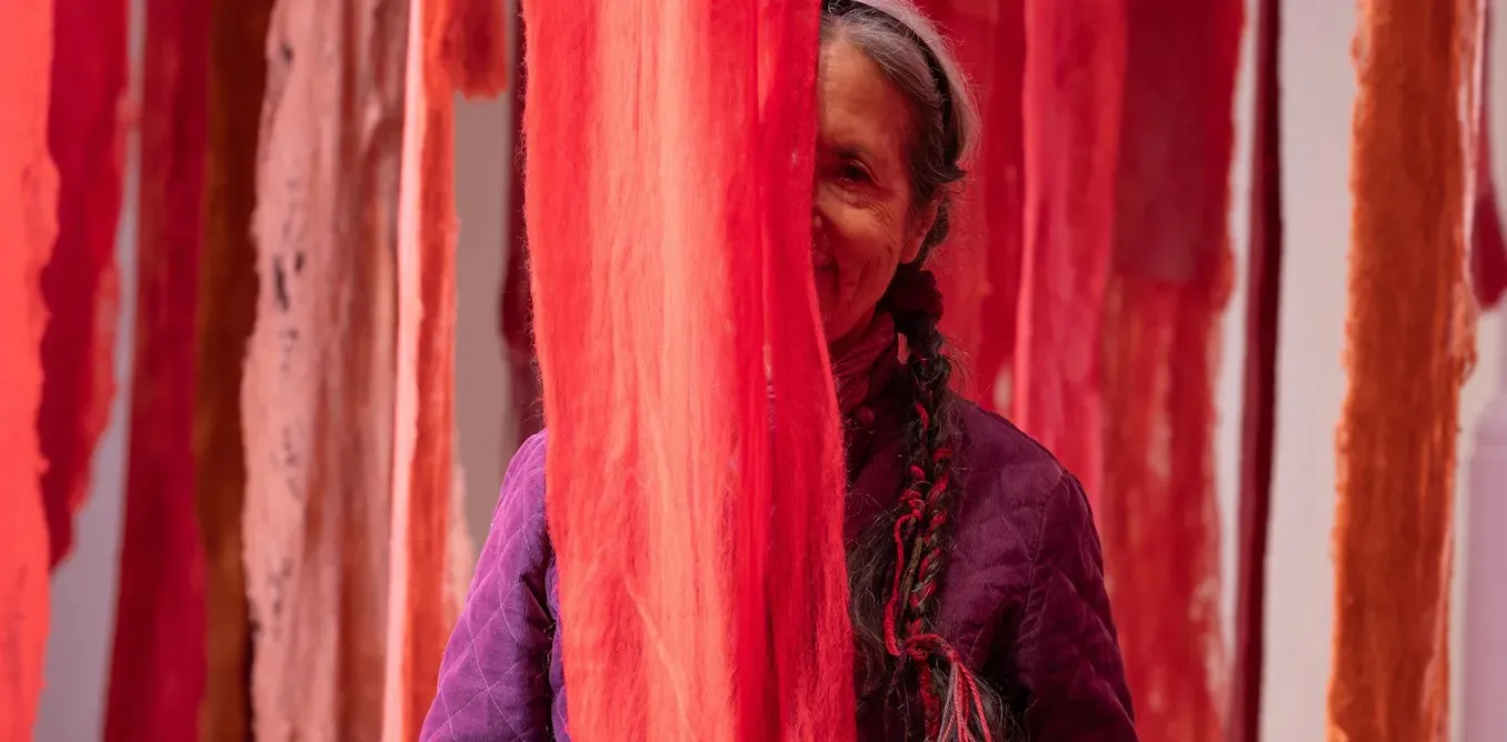 Cecilia Vicuña’nın ekofeminist vizyonu Londra’da: Whitechapel’de “Living Threads