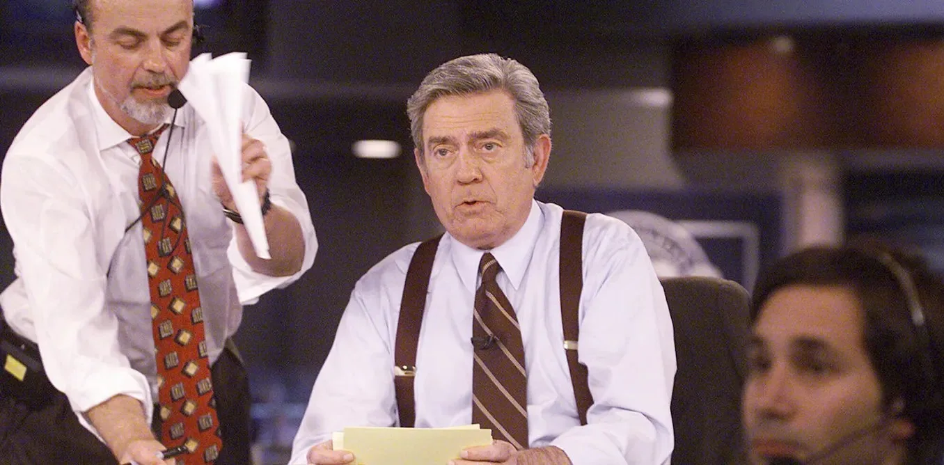 Dan Rather: Ön kameradaki iki rolü de üstlenen, 75 yıllık değişen gazeteciliğin örneği olan efsanevi muhabir