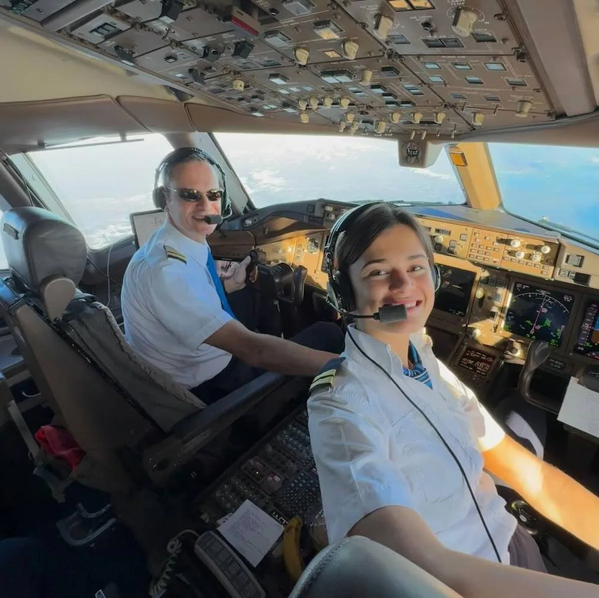 Kız Pilot Babasıyla Aynı Uçuşta: Annesi Kabin Ekibinde, Döngü Tamamlandı