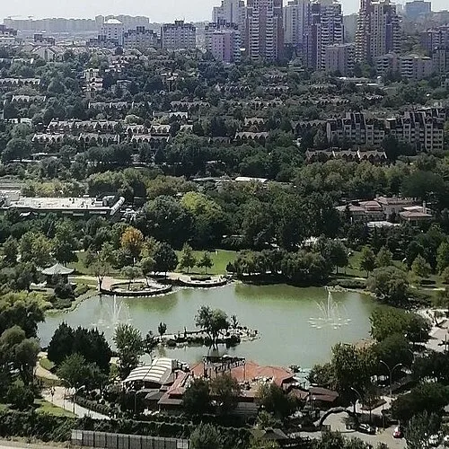Istanbule Bahçeşehir gölet park