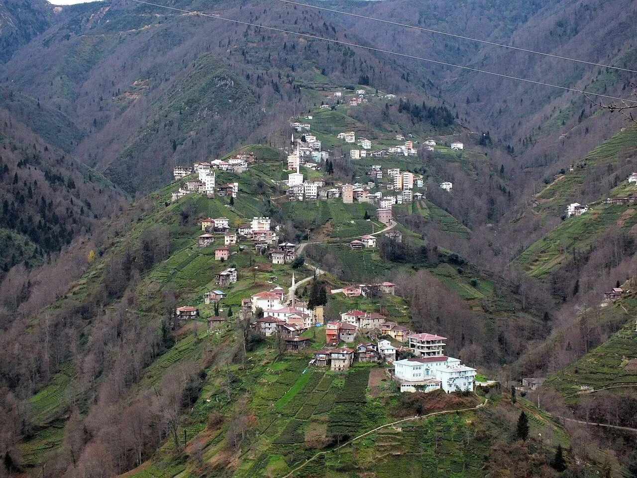 Güneyce, İkizdere (Rize) kırsal yerleşim örneği