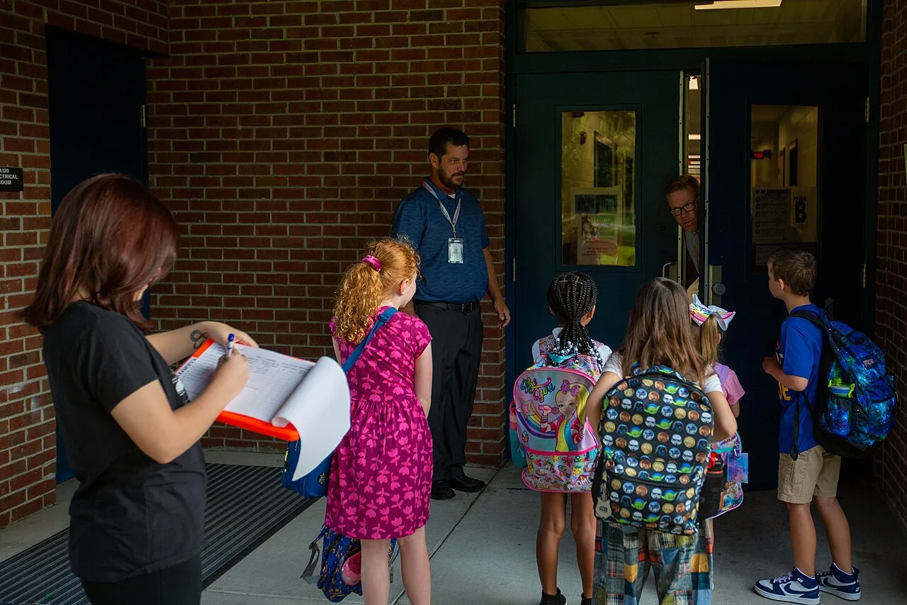 Middleton Stuart Elliott Elementary School Back to School Event (7976623)
