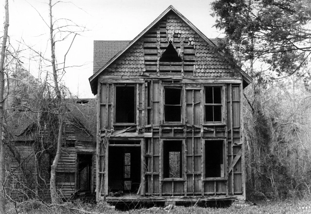An abandoned house in White Marsh, Virginia