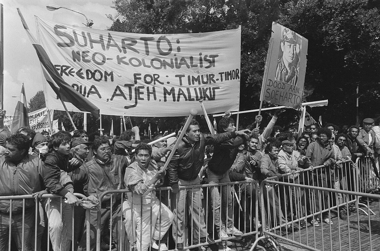 Moluccans in The Hague protesting Indonesia under Suharto's treatment of East Timor, calling for freedom for East Timor, Papua, Aceh and Maluku, 1986