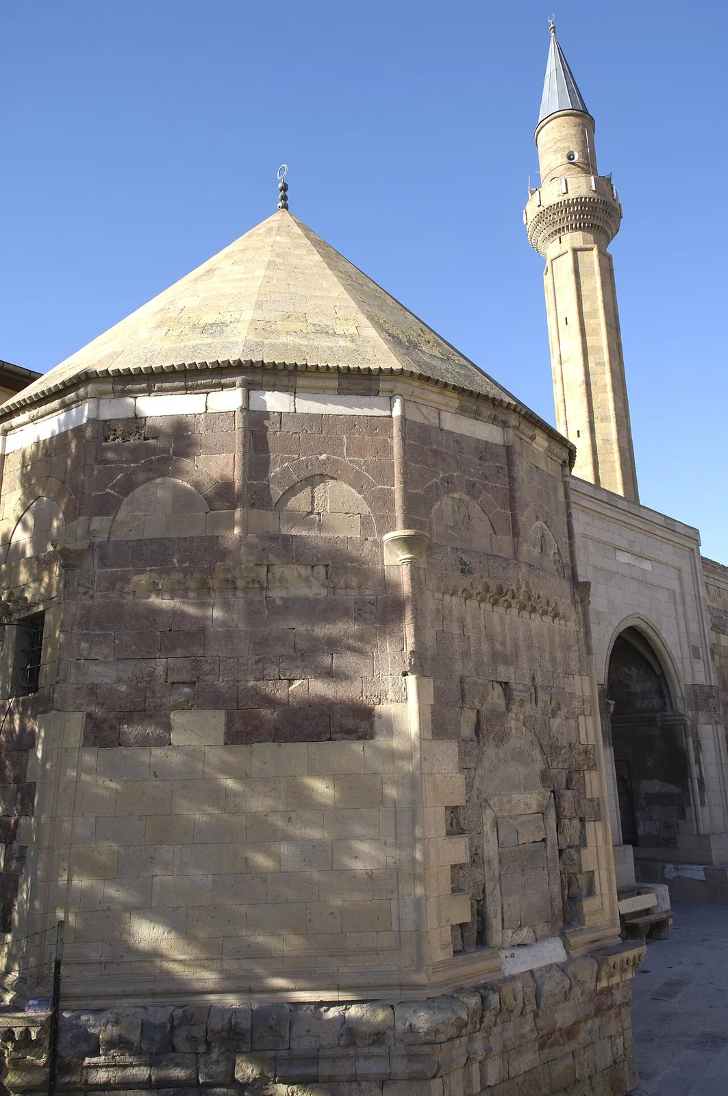 Sungur Bey Camii (Aralık 2005)
