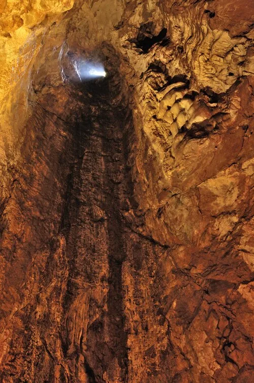 Haviareň mağarasında bir yeraltı obruğu