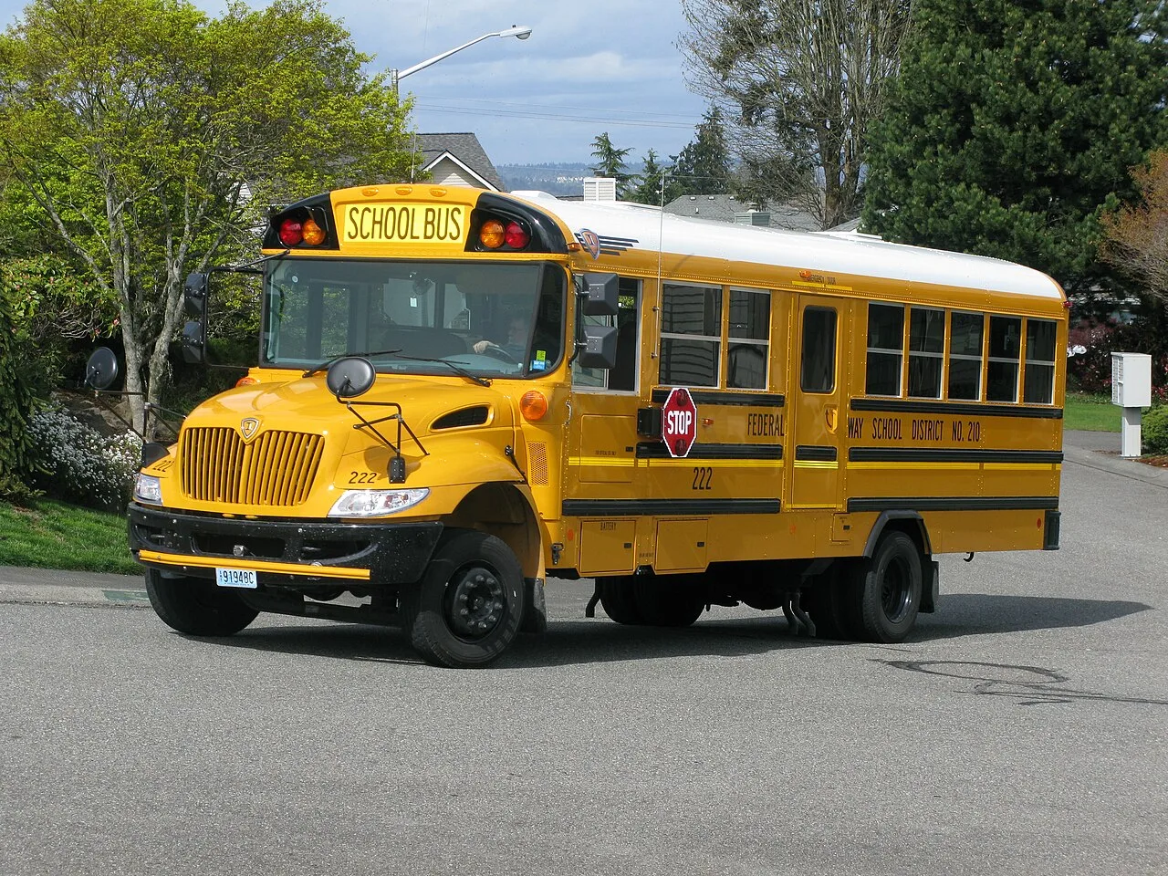 IC CE school bus (shortened chassis)