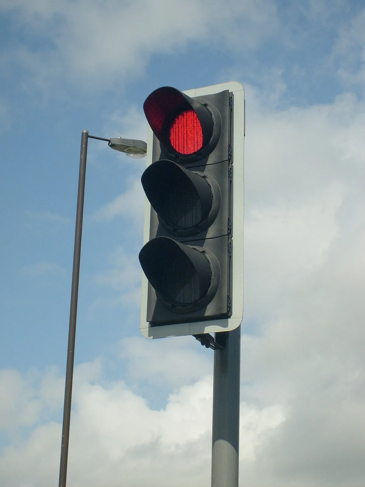 Portsmouth, Birleşik Krallık'ta bir LED trafik ışığı